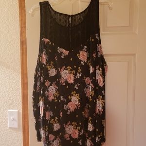 Torrid black and flower tank with lace